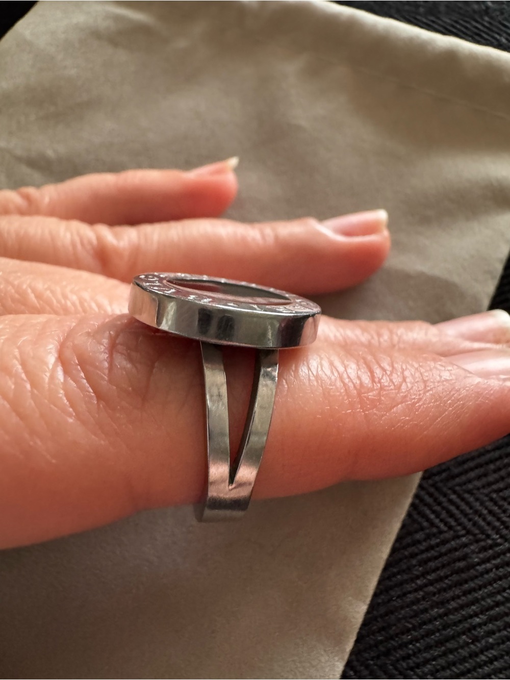 Black Center Stainless Steel Fashion Ring Women size 6.5 - Picture 4 of 11